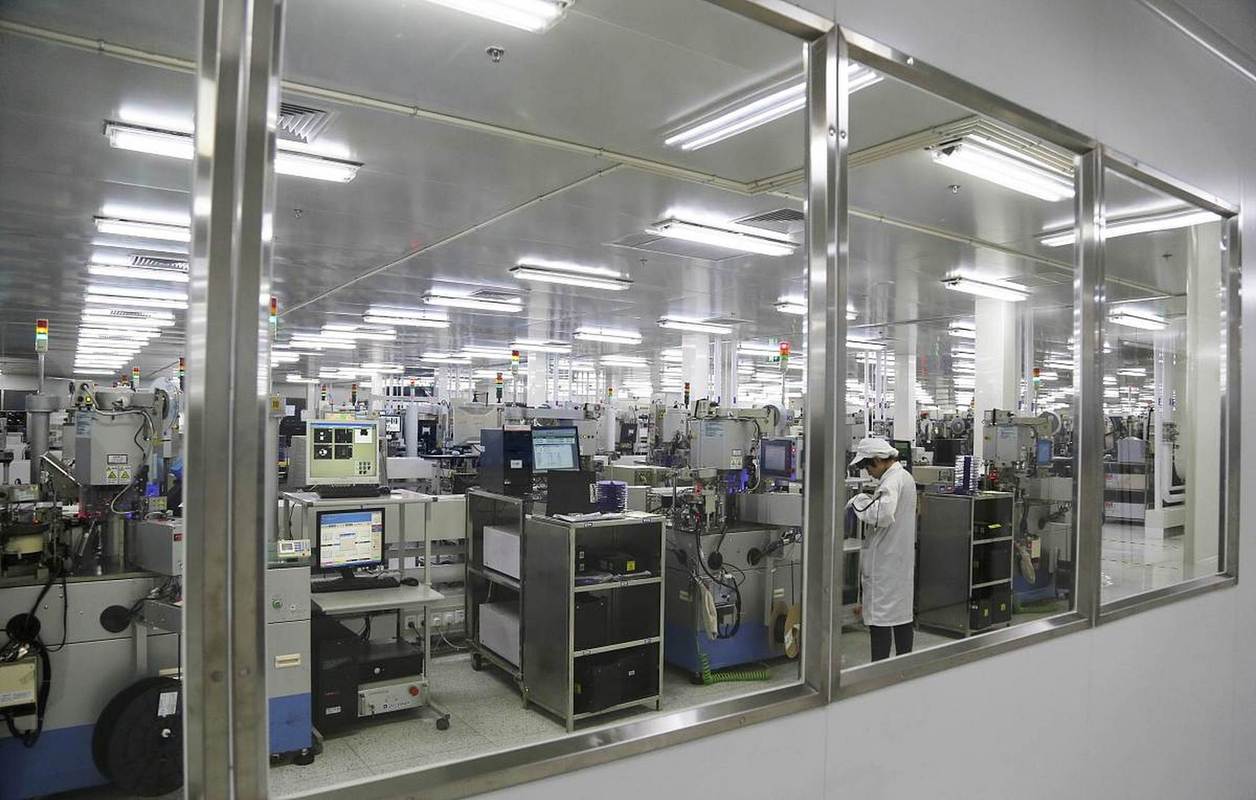 化妝品OEM工廠加工 助力品牌方輕松實(shí)現(xiàn)高效生產(chǎn)